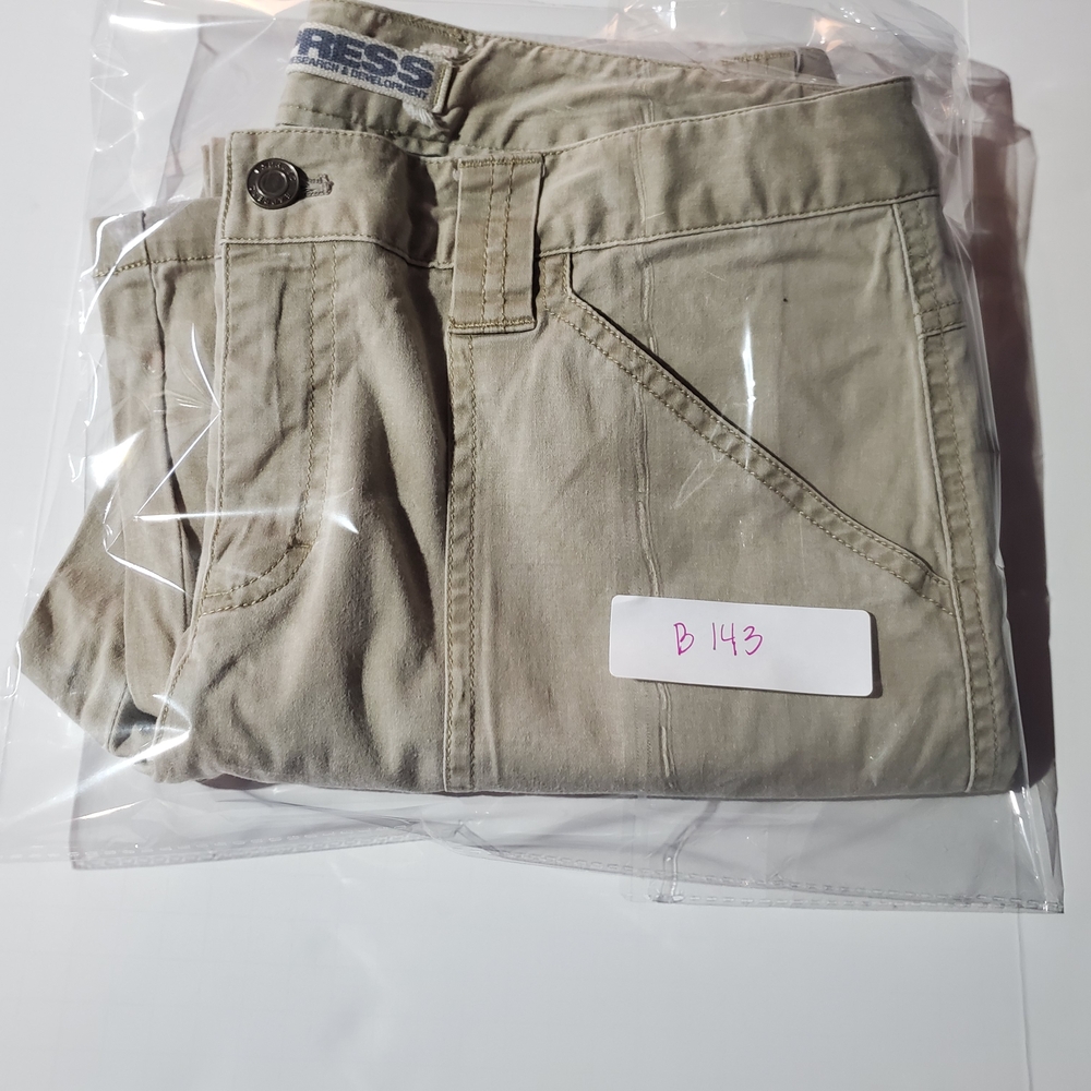 Express Women's Beige Cropped Pants - Picture 8 of 8